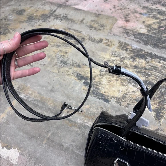 NWT Michael Kors Grayson Black Medium Crocodile-Embossed Leather Duffel Satchel - Picture 13 of 13